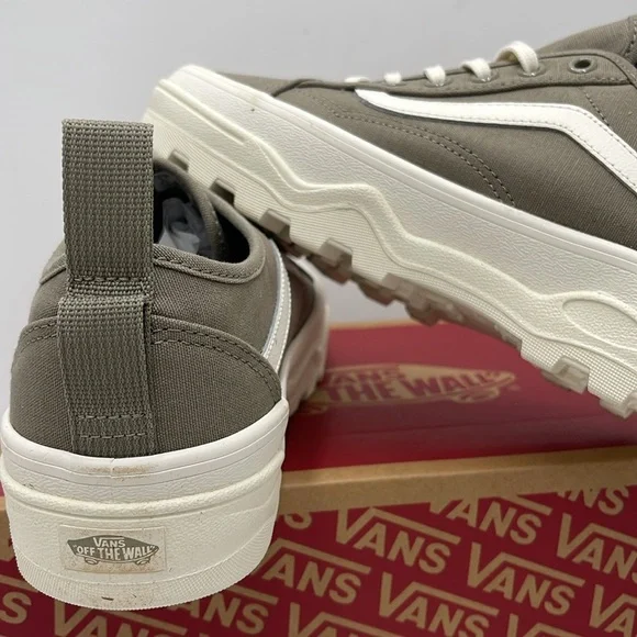 Vans WMNS Sentry Old Sko
Overland Trek
VN0A5KR3BLV
Sneakers - Picture 13 of 16